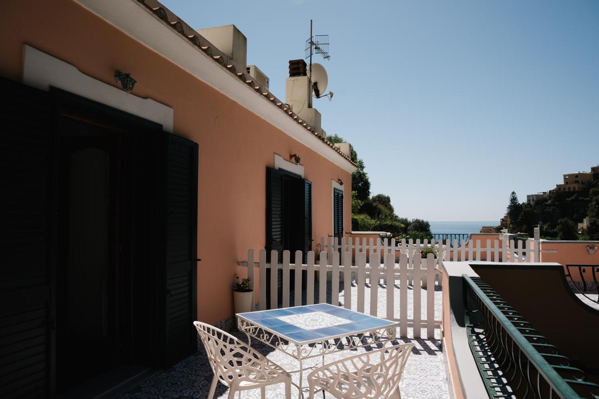 B&B Dormidame' Positano Exterior photo